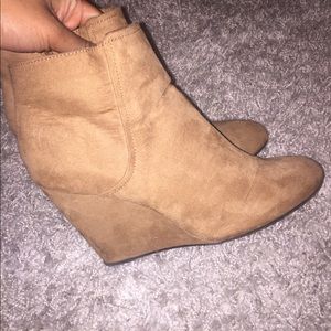 Women’s suede wedges